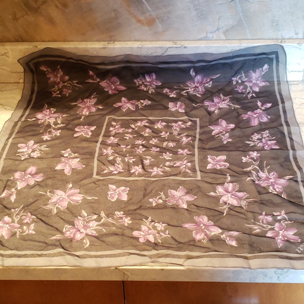 Express handkerchief